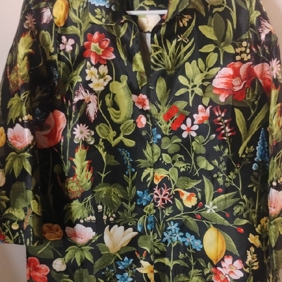 Tuckernuck Noir Blooming Botanical Margot Top L - Picture 6 of 6